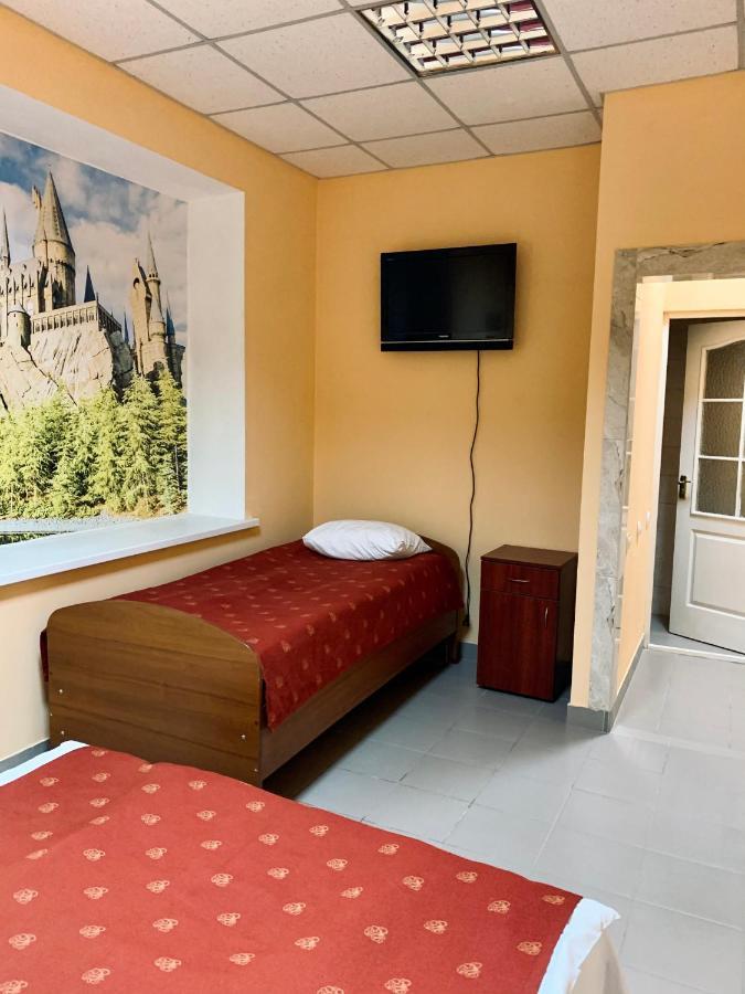 У Поттера Hostel Ternopil Kültér fotó