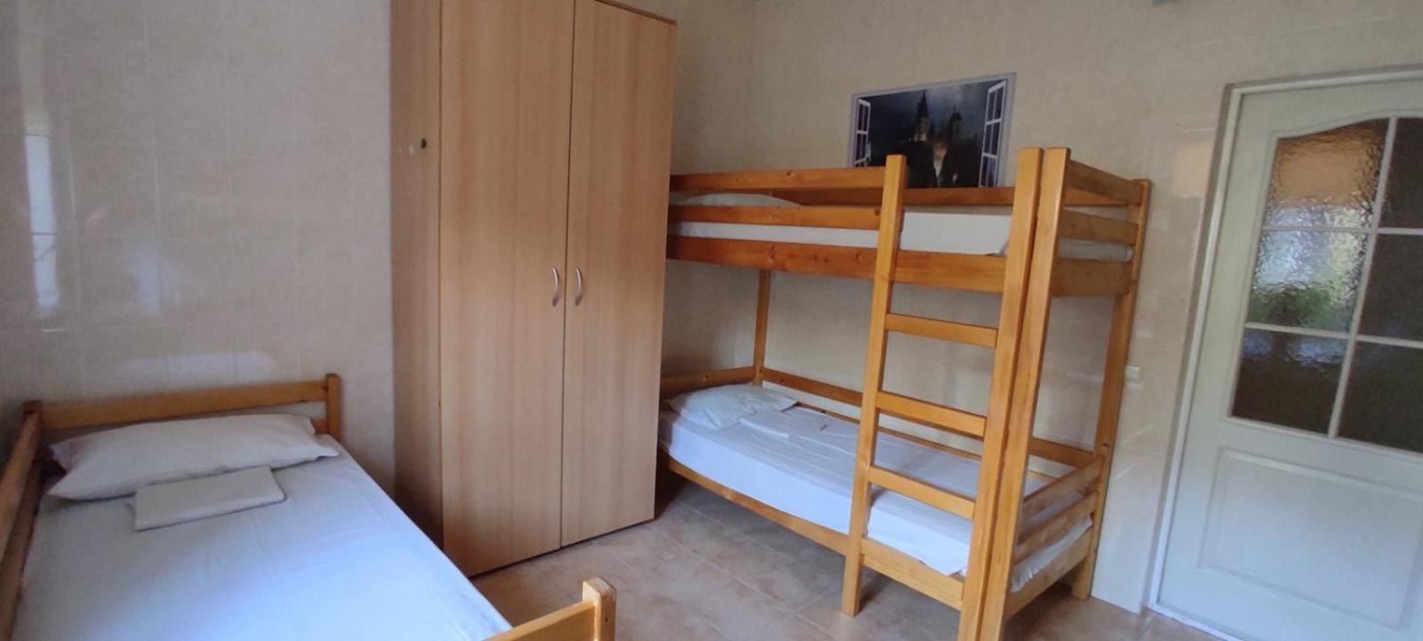 У Поттера Hostel Ternopil Kültér fotó